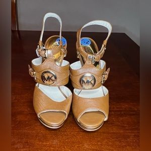 *New Without Box* MICHAEL Michael Kors Mackenzie Platform Leather Sandals US 7.5